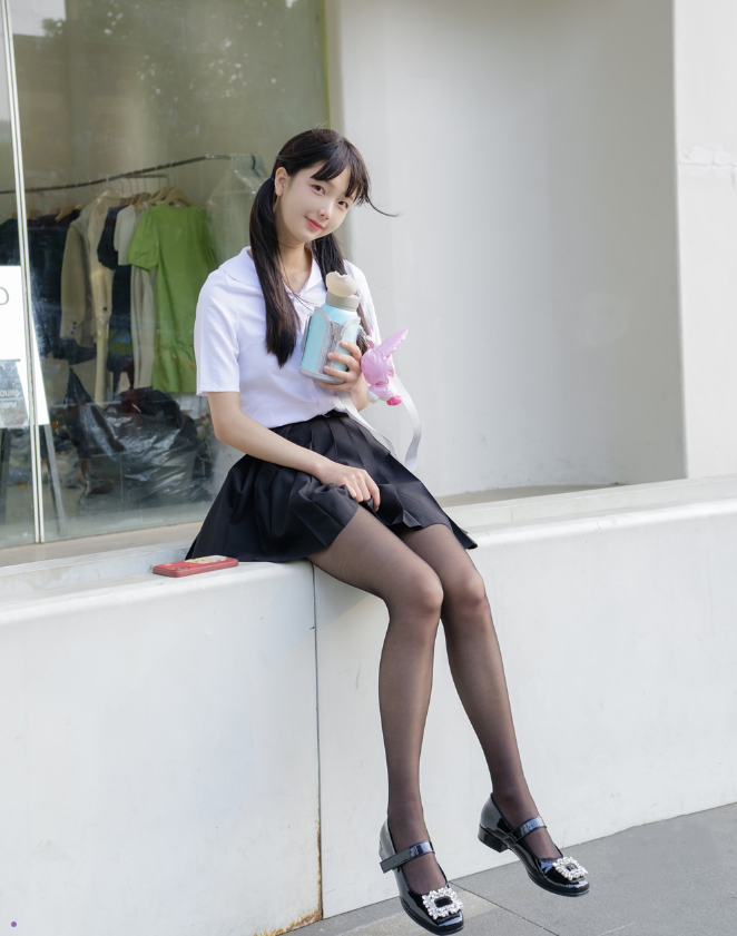 探索赤西夜夜:稚乖画册的清新女神 | 男生必看的写真集推荐 探索赤西夜夜:稚乖画册的清新女神 | 男生必看的写真集推荐