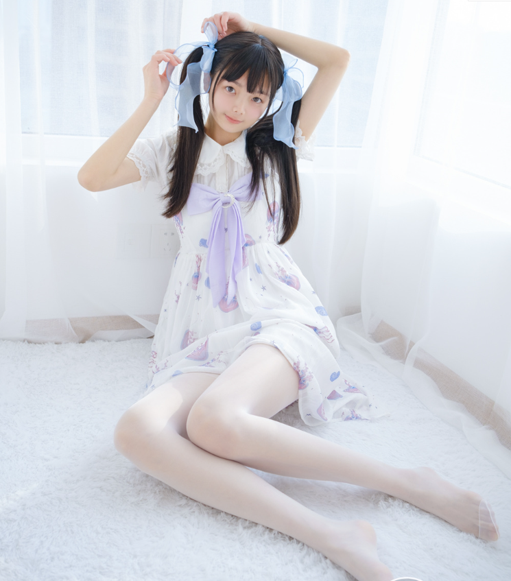 探索赤西夜夜:稚乖画册的清新女神 | 男生必看的写真集推荐 探索赤西夜夜:稚乖画册的清新女神 | 男生必看的写真集推荐