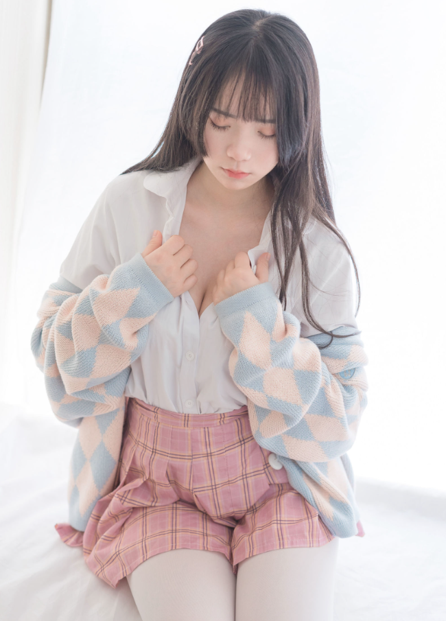 白丝美腿福利轻兰映画温柔床上白丝衬衫写真套图合集下载 白丝美腿福利轻兰映画温柔床上白丝衬衫写真套图合集下载