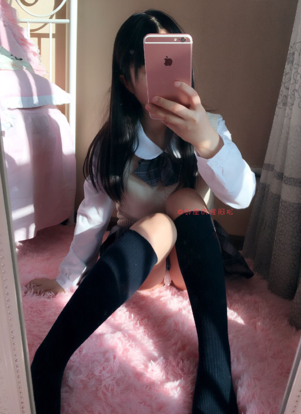 丝袜少女控私密邻座的怪阿松JK自拍 写真图片以及视频资源合集 丝袜少女控私密邻座的怪阿松JK自拍 写真图片以及视频资源合集