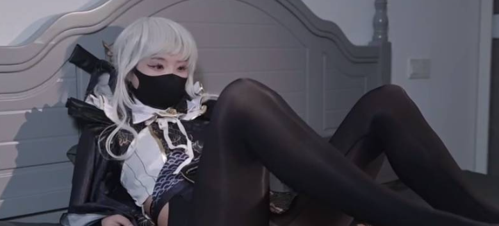 黑丝御姐 银发面具misa酱卧室迷情写真图片以及视频合集下载
