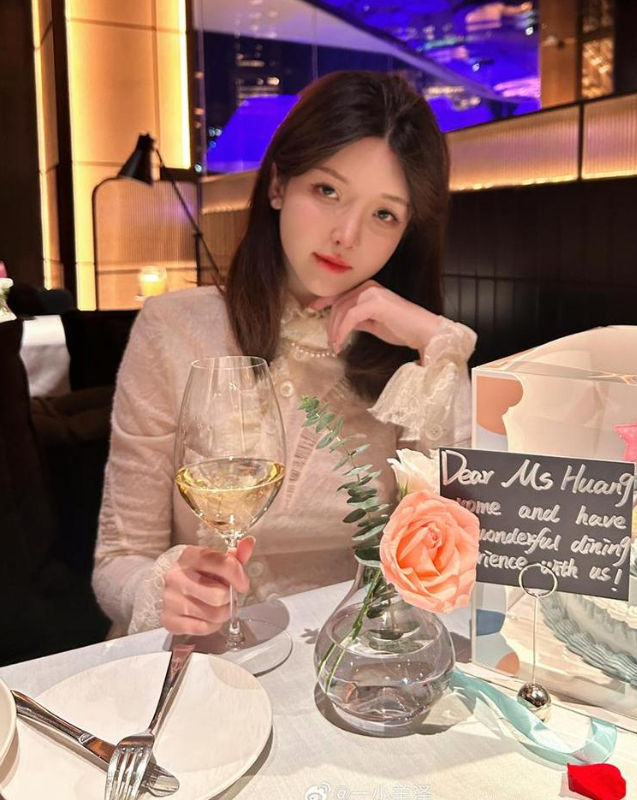 丝袜美女 一小央泽魅惑猫娘写真图片以及视频合集 丝袜美女 一小央泽魅惑猫娘写真图片以及视频合集