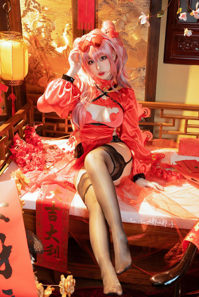 黑丝美腿福利 娇媚七七娜娜子新春国风旗袍诱惑写真图片以及视频合集