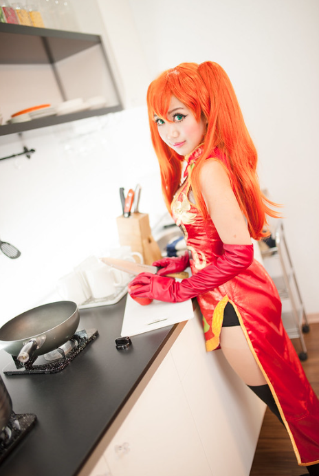 白丝美腿福利 甜心七七小姐女仆诱惑写真套图合集下载