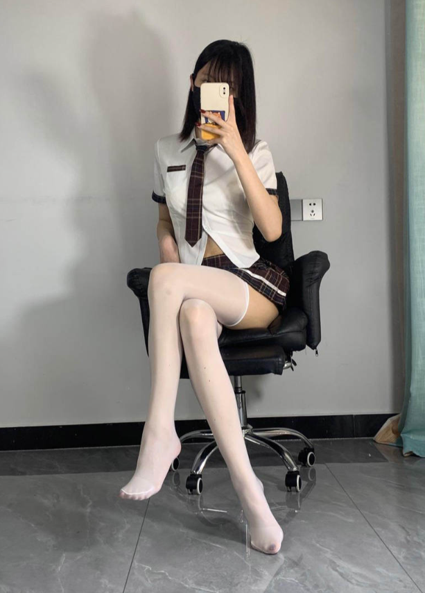 白丝美腿福利 微密圈 神秘不吃瑜丸啊学园风白丝自拍写真图包合集下载