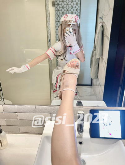 制服诱惑 丝丝很暴躁 性感护士Cosplay写真套图合集下载