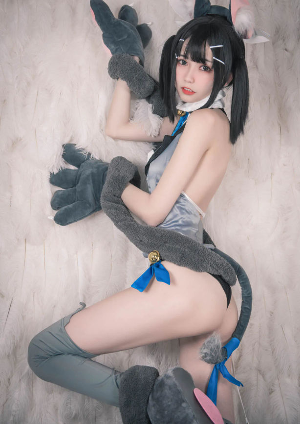 丝袜美女 俏皮你的负卿车内兔女郎写真套图合集下载