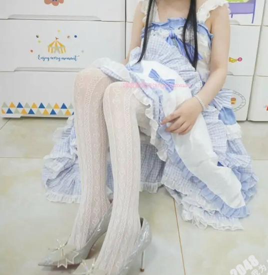 萝莉少女控 娇羞冰凌紫萱粉嫩公主房奇遇写真图包合集下载