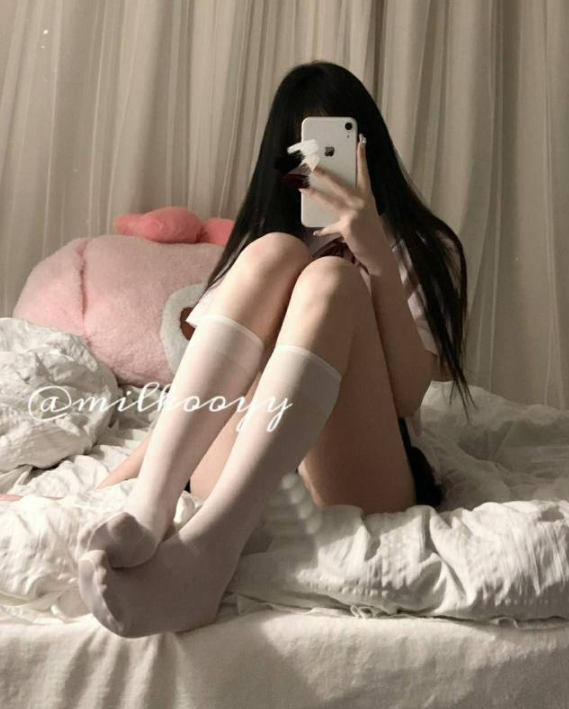 制服诱惑 困困熊校服少女写真套图合集下载