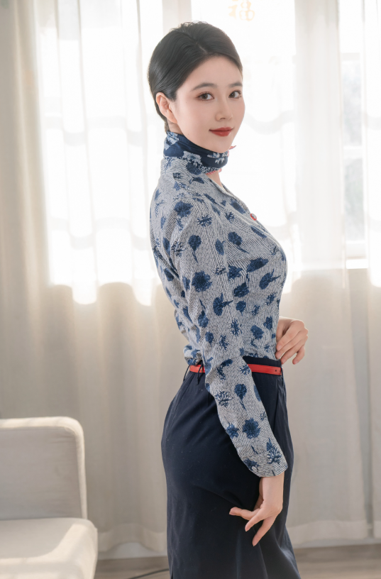 丝袜诱惑 年年nnian 制服黑丝系列 套图合集下载