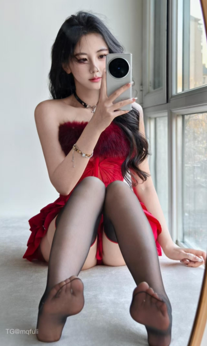 私房照片 娇羞快手 刘二萌居家沙发魅影写真图包合集下载