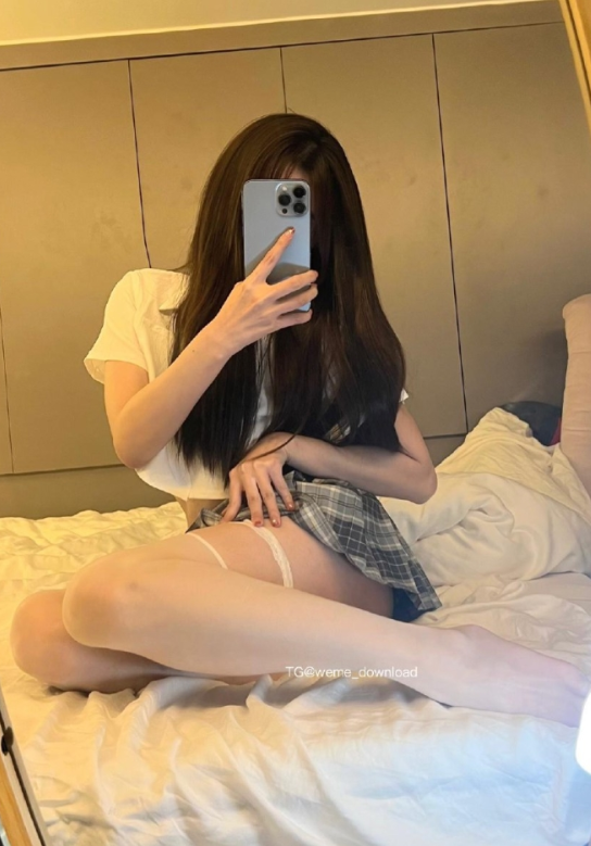 白丝美腿福利 微密圈纯真可爱抖音 不二梅Miko校服私房写真套图合集下载 白丝美腿福利 微密圈纯真可爱抖音 不二梅Miko校服私房写真套图合集下载