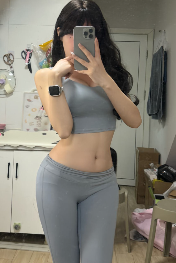 丝袜美足福利 微密圈 娇俏抖音 乖乖雪崽蓝裙黑丝角色扮演风写真套图合集下载