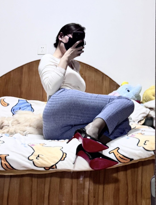 丝袜美腿福利 微密圈 迷人抖音 余珠珠私房蕾丝诱惑写真资源合集下载