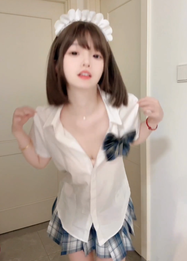 萝莉少女控微密圈娇俏抖音 妃妃酱女仆学园风写真图包合集下载