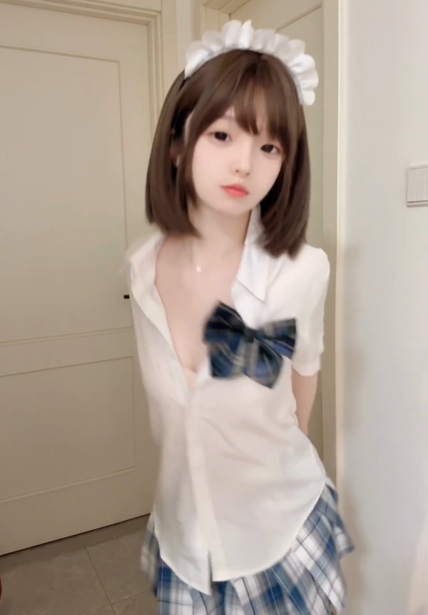 萝莉少女控微密圈娇俏抖音 妃妃酱女仆学园风写真图包合集下载