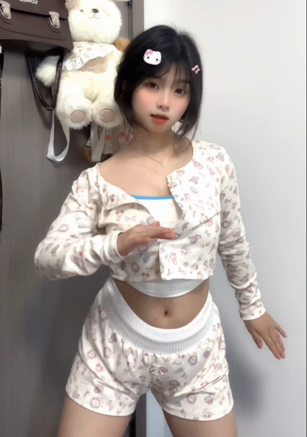 萝莉少女控 微密圈 清纯抖音 妮子敏午后阳光邂逅写真资源合集下载