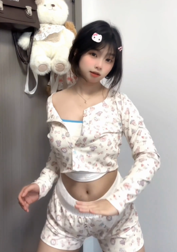 萝莉少女控 微密圈 清纯抖音 妮子敏午后阳光邂逅写真资源合集下载