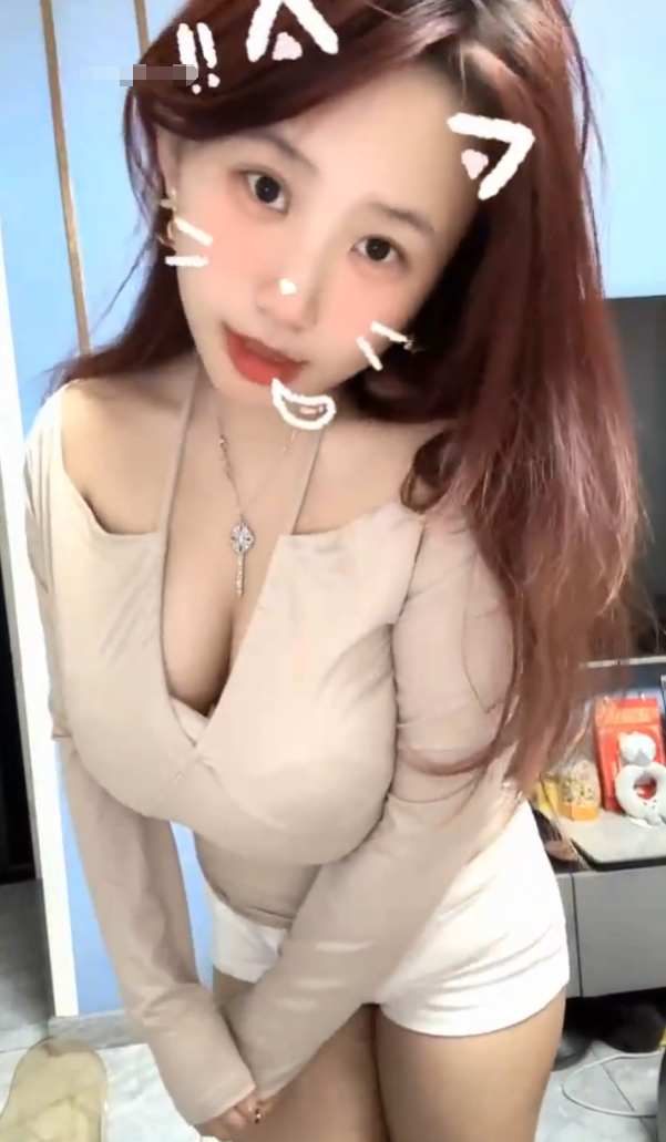 巨乳美女微密圈俏皮抖音 小云同学宿舍活力甜笑写真图片以及视频资源合集