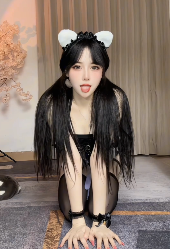 丝袜诱惑 微密圈 迷人抖音 微小包包子 紫色吊带袜性感写真图包合集下载