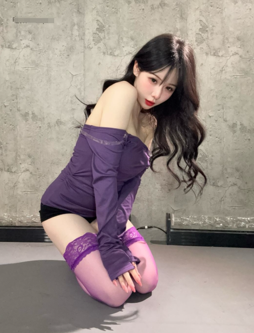 丝袜诱惑 微密圈 迷人抖音 微小包包子 紫色吊带袜性感写真图包合集下载