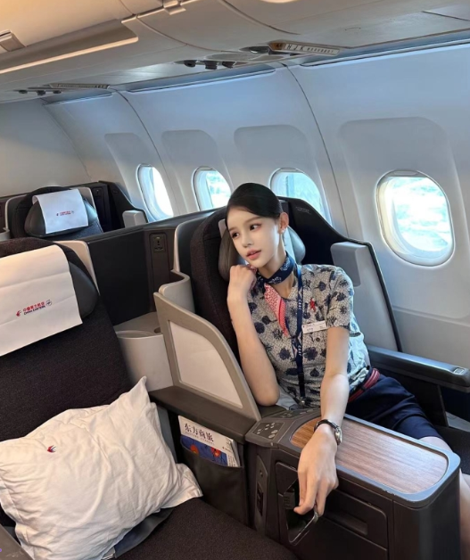 制服诱惑 微密圈 端庄抖音 曹思妮空姐风情写真图片以及视频资源合集 制服诱惑 微密圈 端庄抖音 曹思妮空姐风情写真图片以及视频资源合集