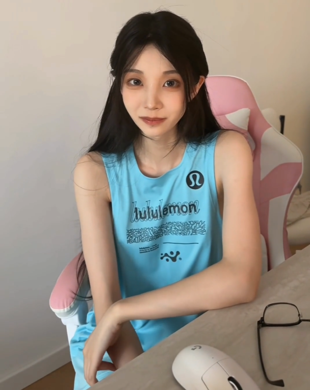 私房照片微密圈 娇羞肚脐小师妹蕾丝情愫写真图片以及视频合集下载