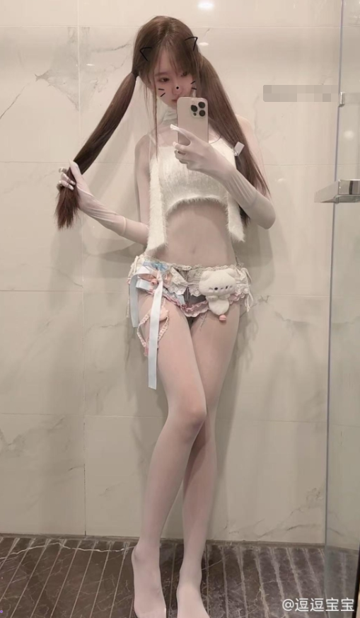 美足控福利 微密圈 清纯抖音 胡逗逗居家自拍玉足诱惑写真图片以及视频合集下载 美足控福利 微密圈 清纯抖音 胡逗逗居家自拍玉足诱惑写真图片以及视频合集下载