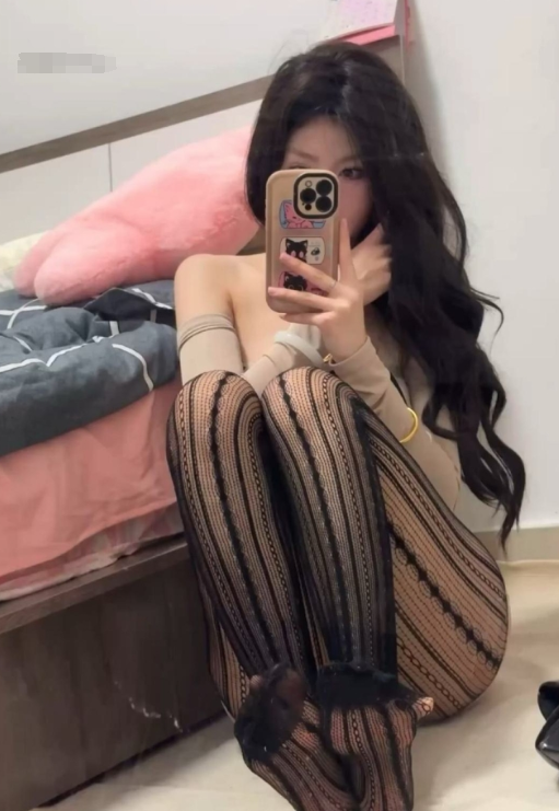 微密圈/觅圈 抖音 要早睡哦《粉色蕾丝之约》居家甜心娇媚写真套图合集下载 微密圈/觅圈 抖音 要早睡哦《粉色蕾丝之约》居家甜心娇媚写真套图合集下载