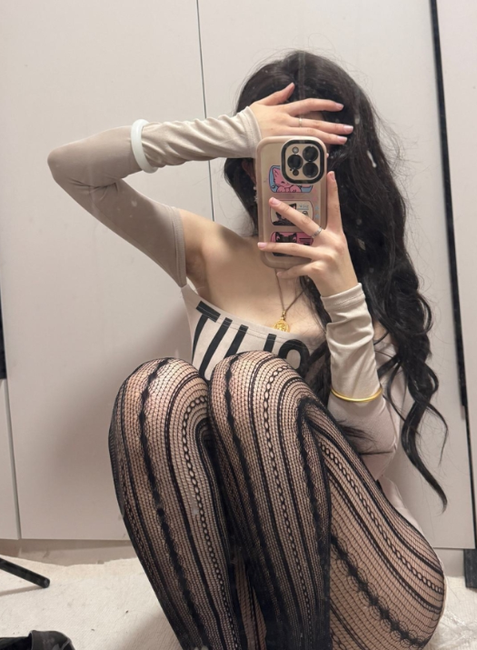 微密圈/觅圈 抖音 要早睡哦《粉色蕾丝之约》居家甜心娇媚写真套图合集下载