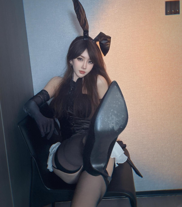 制服诱惑微密圈魅惑野结白兔女郎写真套图合集下载