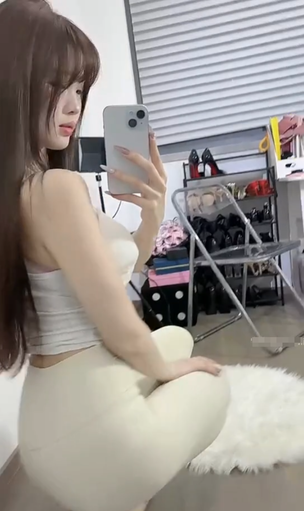 私房照片 微密圈 迷人抖音 MarkoftheBodady大胆私房内衣写真图片以及视频资源合集下载