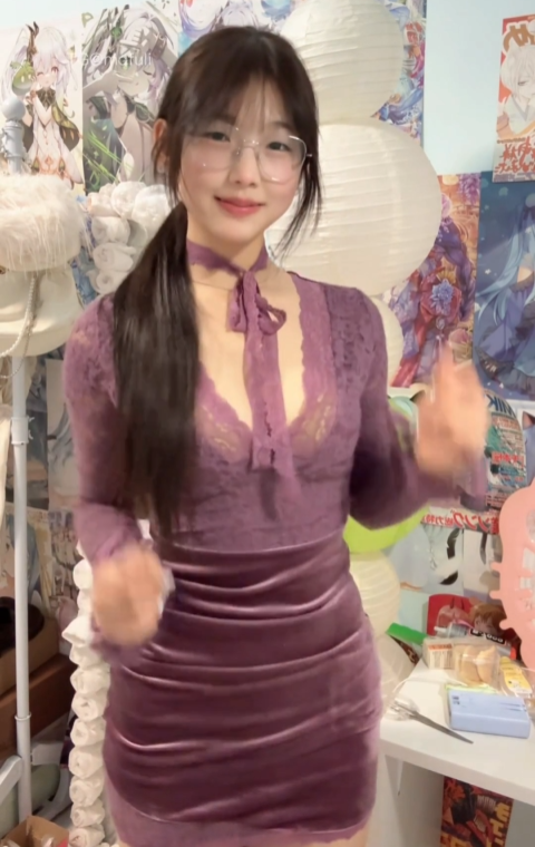 私房照片 微密圈 抖音 WenYuking 娇俏二次元风情写真图片以及视频合集下载