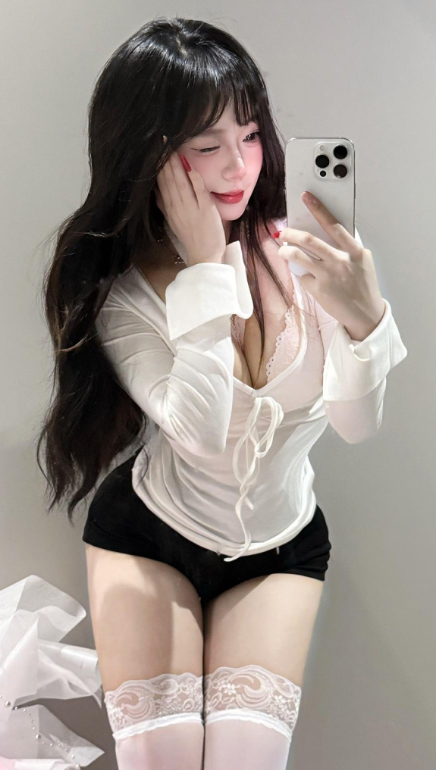 巨乳美女 微密圈 甜美抖音 charmingsn私房白丝写真图包合集下载