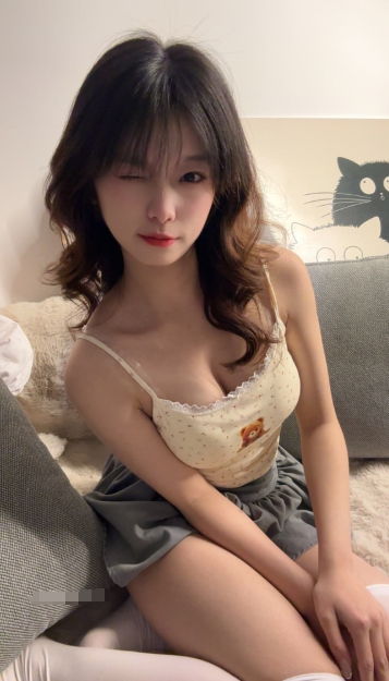 白丝萝莉控 微密圈 甜心抖音 yannis居家萌猫女友风写真图片以及视频资源合集