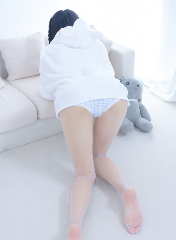 白丝萝莉控 稚乖画册纯真可爱晴空白丝少女写真套图合集下载