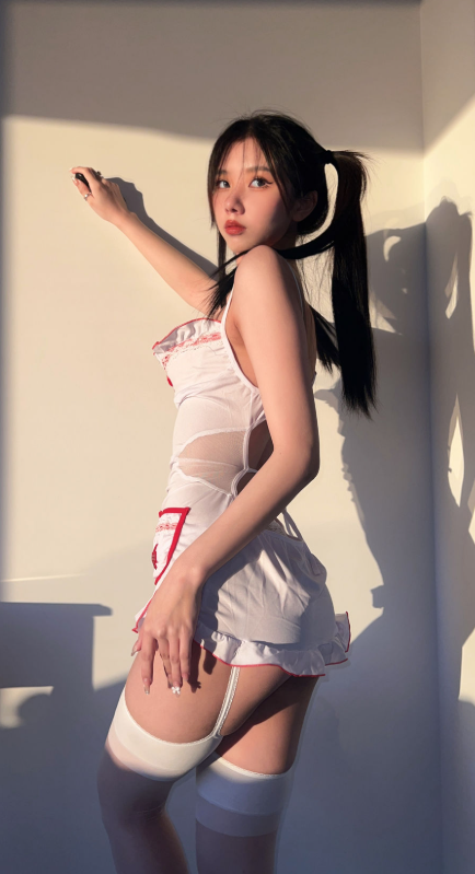 果咩酱w《情人节》纯欲护士娇嗔写真套图合集下载