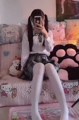 丝袜少女控 桃小沫沫酱日系校服白丝美腿写真图包合集下载
