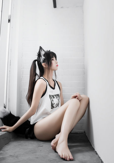 桜桃喵《狼崽崽》阶梯萌狼娇俏写真图片以及视频合集下载