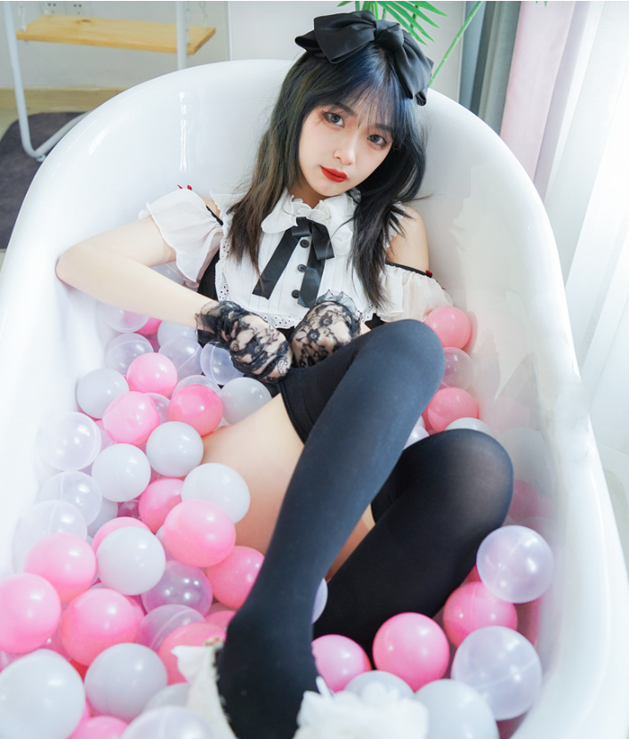 萝莉少女控 梦幻梨瑾瑾窗边纯欲写真图包合集下载