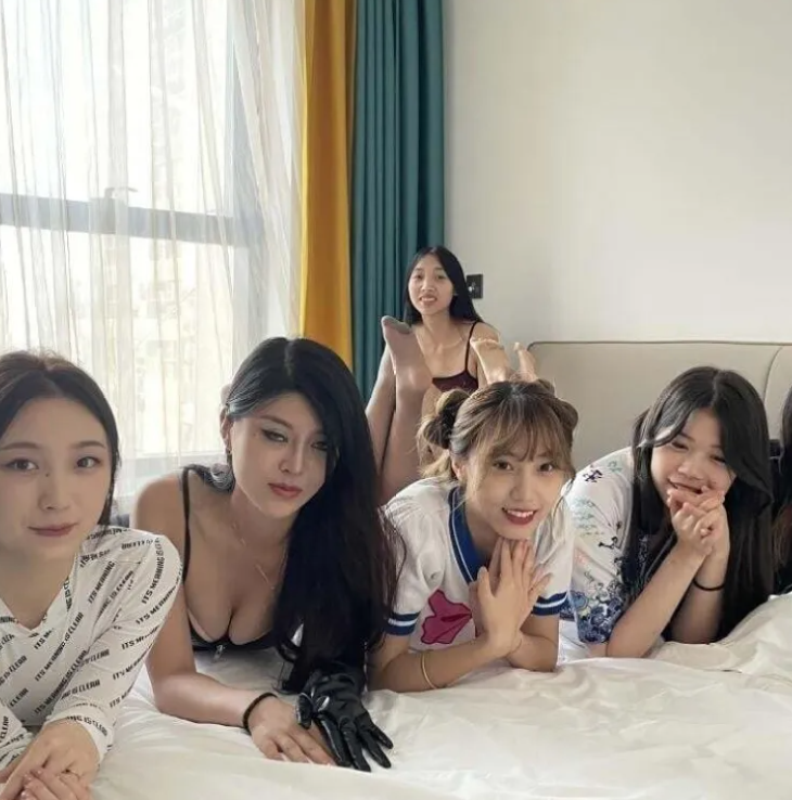 私房照片 性感流欲工坊金色迷情写真资源合集下载