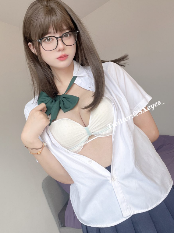 巨乳美女 魅惑眼酱大魔王w浴室私拍写真套图合集下载