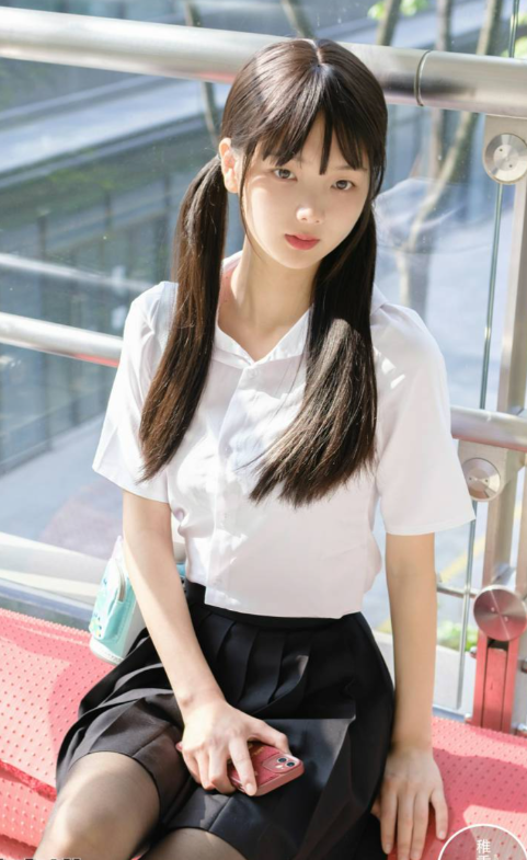 稚乖画册 赤西夜夜《逛街》 双马尾黑丝JK制服街拍黑丝少女写真套图合集下载