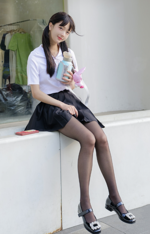 稚乖画册 赤西夜夜《逛街》 双马尾黑丝JK制服街拍黑丝少女写真套图合集下载