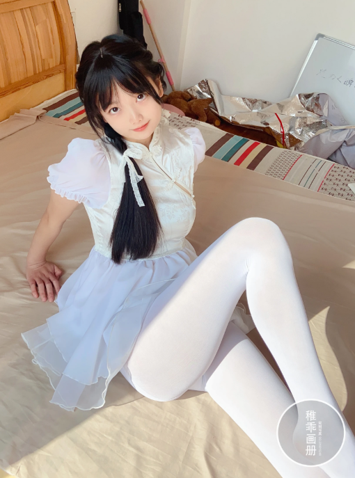 稚乖画册 赤西夜夜《嬉戏》阳光卧室80D白丝清纯写真套图合集下载