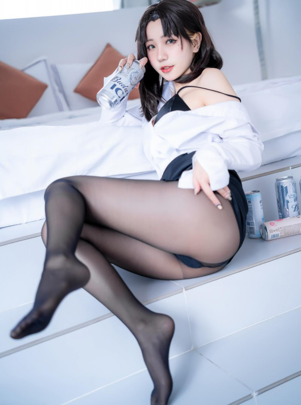 丝袜诱惑 惹人怜爱蓝小沂KiKi OL风室内写真图片以及视频资源合集 丝袜诱惑 惹人怜爱蓝小沂KiKi OL风室内写真图片以及视频资源合集