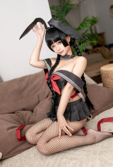 丝袜诱惑 娇媚蠢沫沫-卯月桃子 沙发黑丝兔女郎写真套图合集下载