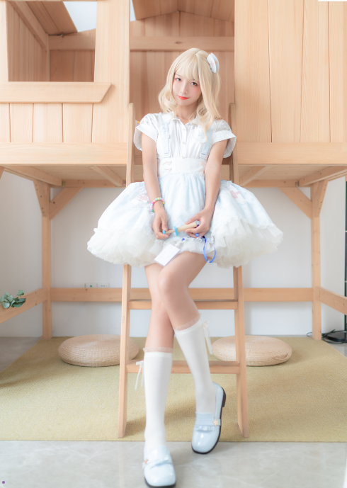 白丝美腿福利 甜美 西瓜少女 复古少女 写真套图合集下载