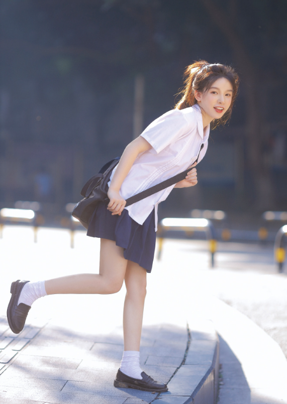 白丝萝莉控 清纯赵小臭日系校服写真资源合集下载