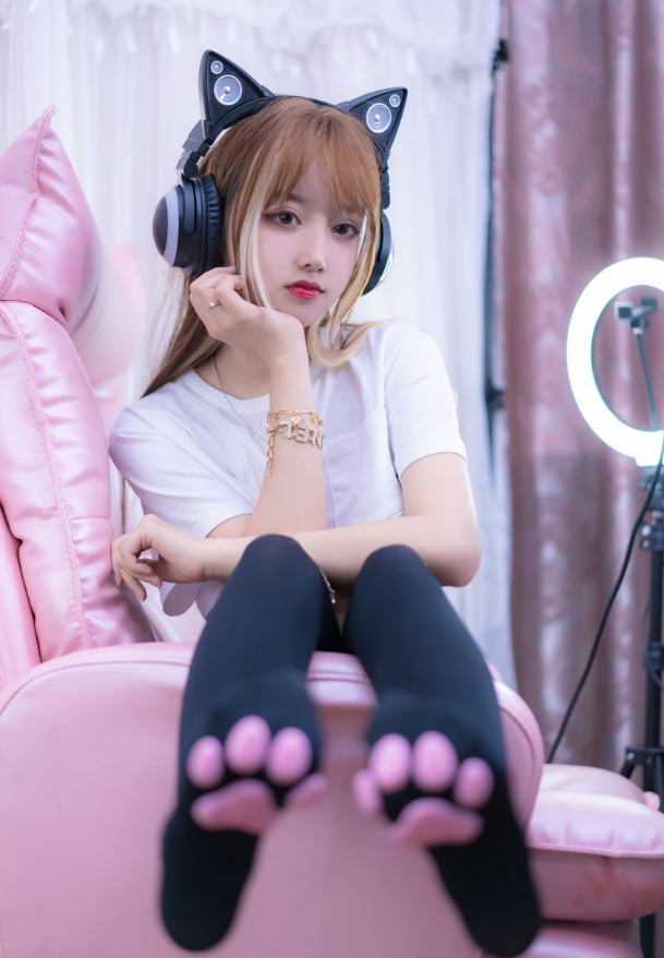 过期米线线喵《电竞猫咪》及私房电玩诱惑写真图片以及视频合集下载